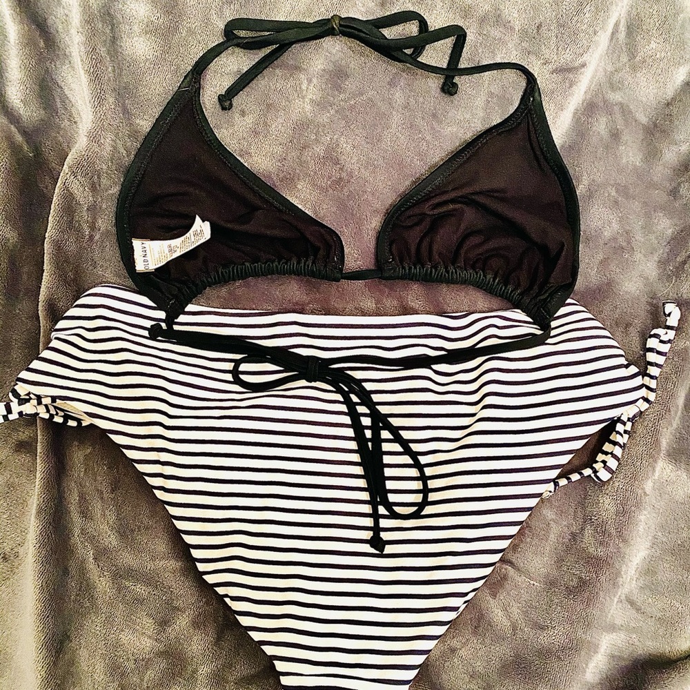 Bikini Set - Picture 2 of 4